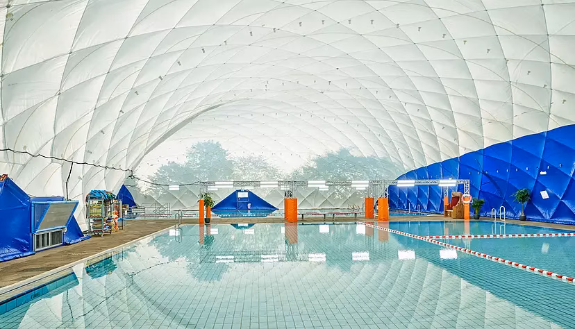 How an outdoor pool becomes an indoor pool