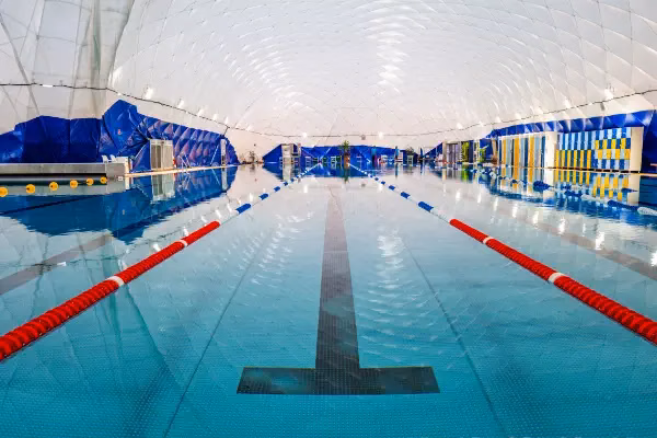 Schwimmbad mit Traglufthale 