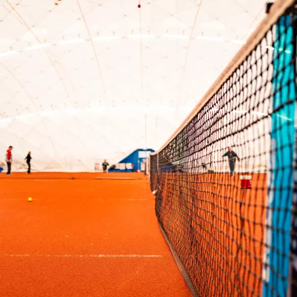 Tennis witterunsunabhänig in einer Traglufthalle