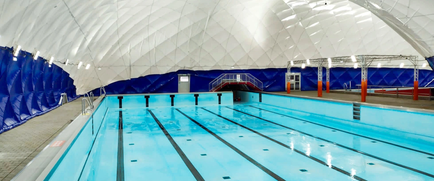 Schwimmbad Überddachung für den Winter mit Traglufthalle