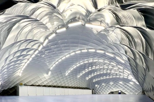 Sporthalle in der Traglufthalle Sporthalle in der Traglufthalle