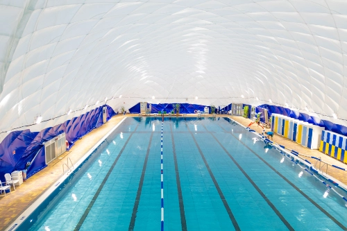 Vorteile Traglufthalle für ganzjähriges Schwimmtraining Vorteile Traglufthalle für ganzjähriges Schwimmtraining